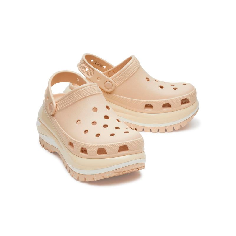 Zueco Unisex Mega Crush Beige Crocs