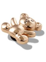 Jibbitz-Osito-Dorado-Metalizado-Crocs