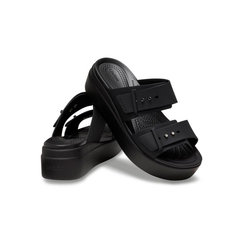 Sandalia Mujer Brooklyn Buckle Low Wdg Negro Crocs