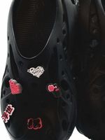 Jibbitz-Young-Miko-Pack-5-Negro-Crocs