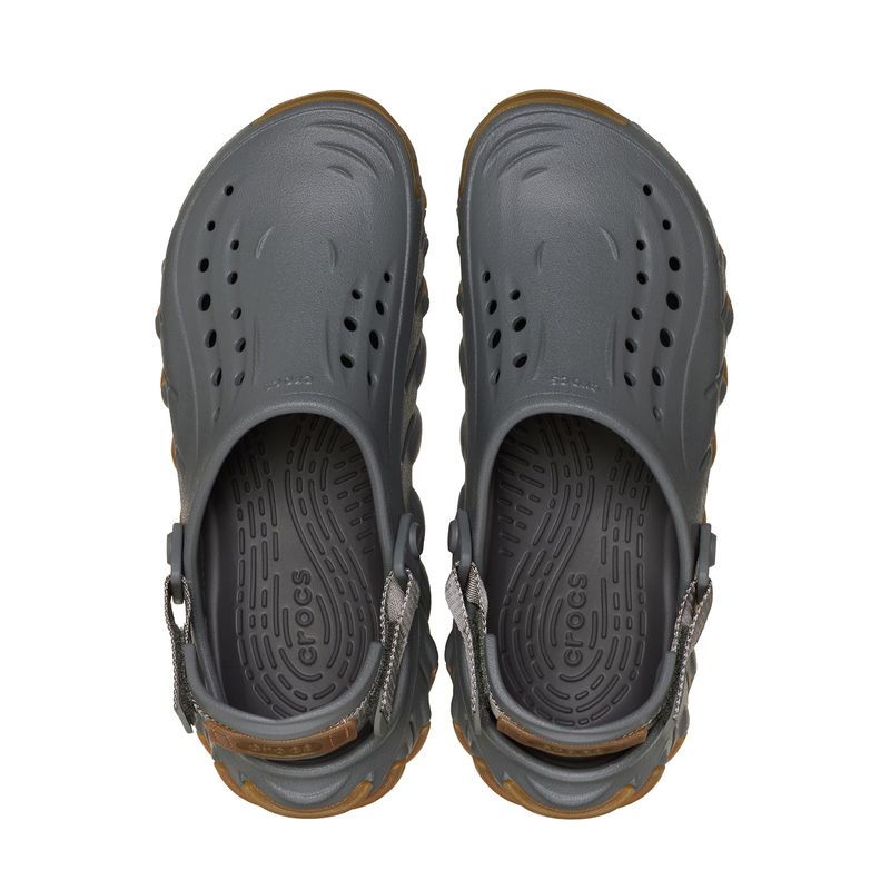 Zueco Unisex Echo Gum Ro Clog Gris Crocs