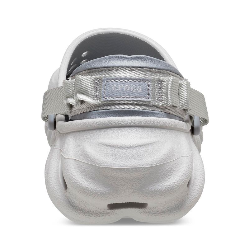 Zueco Unisex Echo Clog Gris Crocs