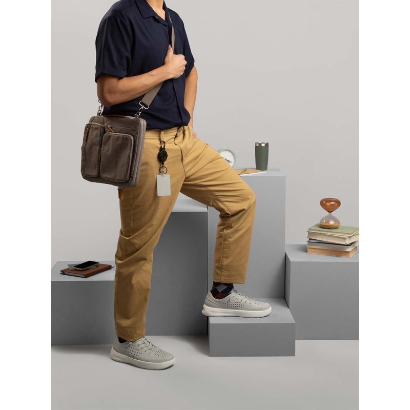 Zapatilla-Hombre-InMotion-Pacer-Gris-Crocs