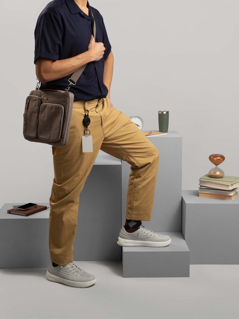 Zapatilla-Hombre-InMotion-Pacer-Gris-Crocs